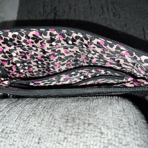 New Vera Bradley - Picture 3 of 3